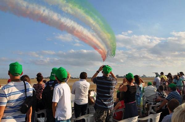 MaltaAirshow's tweet photo. @ItalianAirForce @FrecceTricolori during the @MaltaAirshow 2014 http://t.co/9MryMOk8aA