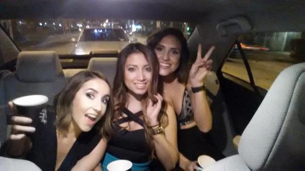 MiamiLyftDriver's tweet photo. @_AnaCar0lina @jessjdelgado Las chicas más bonitas de la noche! #lyftlove #oyemami #dontpeeyourpants #quebola http://t.co/guPWOyPvkf
