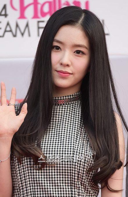 irenity0329's tweet photo. 140928  아이린 at t 2014 Hallyu Dream Festival red carpet http://t.co/0DEleyvc4T