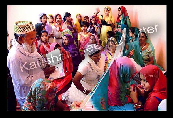 KaushalSpeed's tweet photo. #nikah #shadi #marriage #wedding #bride #maulavi http://t.co/X1tv6drSfr