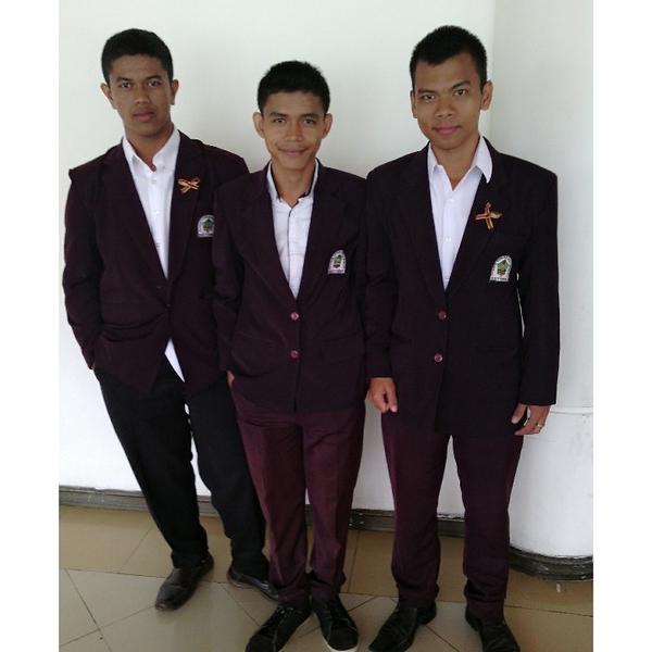 RivalDeriansyah's tweet photo. FARMASI http://t.co/yQ2CXv7X1W