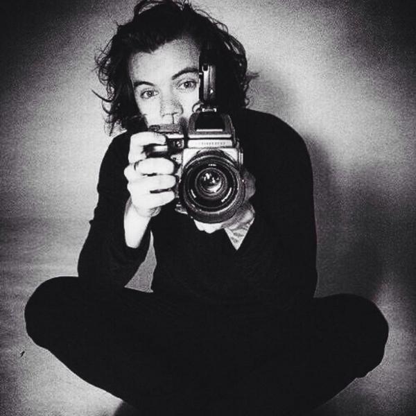 zaynsljps's tweet image. harry passione fotografo AHAHAHAHAHAHAHAHAHAH,amore📷💕