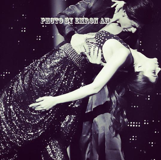 thesrkdevotee's tweet photo. Awesomeness 😍😍♥♥ @iamsrk @deepikapadukone At #SlamTheTour #SlamNJ http://t.co/mmGdm7K8WZ