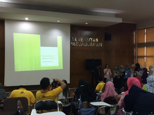 Fasil 4 mempresentasikan hasil diskusi kunjungan mereka #NHC2014 @HPEQstudent