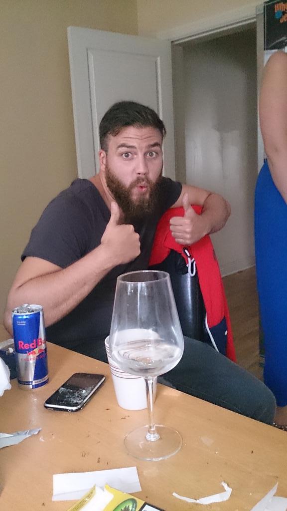 jacktimmons95's tweet image. 9 in the morning and this fuckers still full of steam cracking jokes #AbsoluteHero