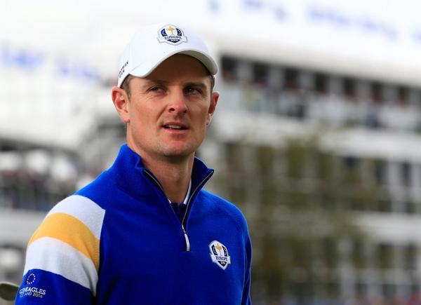 RyderCupEurope's tweet photo. TIED UP!  Rose makes it five birdies in a row and gets back to all-square versus Mahan. He was 4 down. #GoEurope http://t.co/d59R4Grh0L
