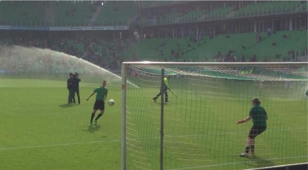 vv_omlandia's tweet photo. B-junior @jeroenbrookman mag in rust #growil penalty's + shoot-outpoging doen. Hij treft hier doel met een stiftje! http://t.co/5ZjFhVKcuG