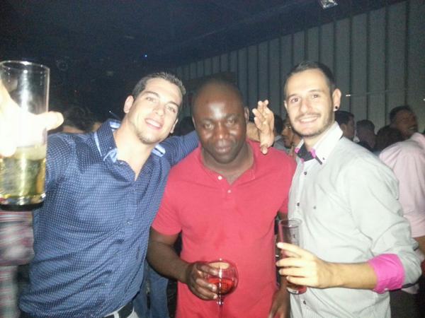 putoginesalacid's tweet photo. Ayer en luminata con mi pre y Arouna Koné http://t.co/FAk3F9fuZ4