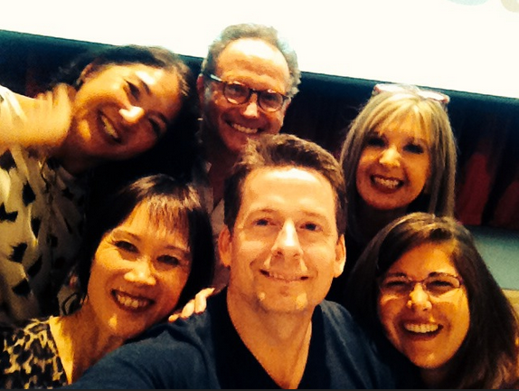 searlesbooks's tweet photo. Our Oscar-inspired selfie last night @BookClubGetaway with @lisaunger @HankPRyan @tessgerritsen @alafairburke ! http://t.co/h8FXLdTiNN