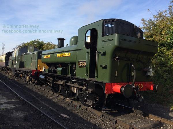 ChinnorRailway's tweet photo. #GWR 1369 is ready for service on this sunny #Chilterns day.Trains 1100 1330 1500 1630 @HavershamD3018 hauls the 1215 http://t.co/oSr9cjDSdn