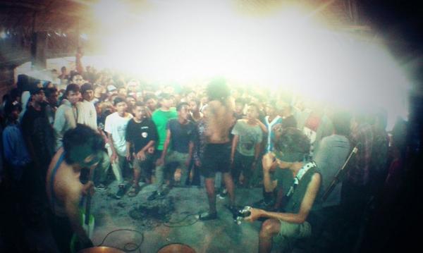 GendarPecelHC's tweet image. tulungagung jadi closing #TurAlbumNgasak meriah poll!! sampe ketemu lagi.. kami balik karanganyar dulu yes? 😍😘