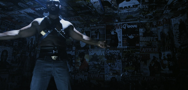 KaarisOfficiel1's tweet photo. Ton gros cul, n’est que le face cachée de l’iceberg !!! http://t.co/S0cRK9dRNd #Sevrak http://t.co/HFD2Swq2Uh