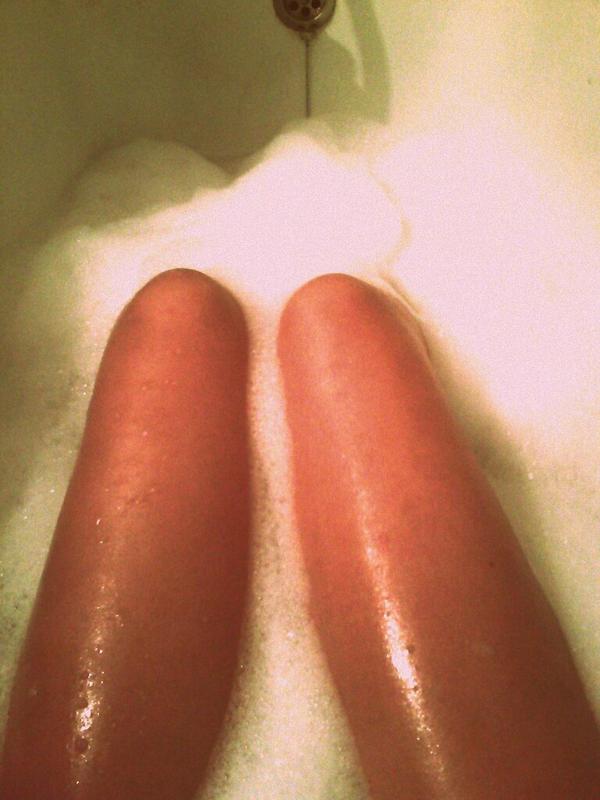 my legs look tanned....