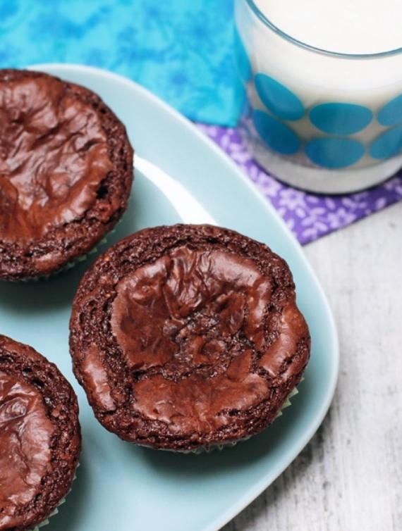 Fading_Fire's tweet image. |Leaves a variety of brownies on the TL for whoever wants them| Good Morning!