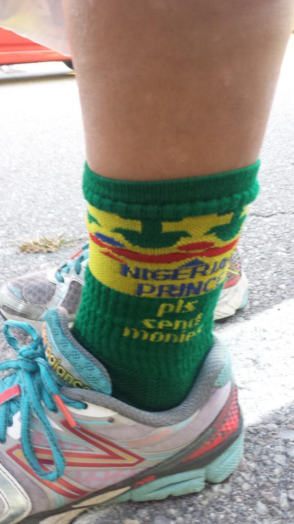with these socks, how can we lose? #plssendmonies <a href="/Mei_Meowww/">Pugs not Drugs</a>