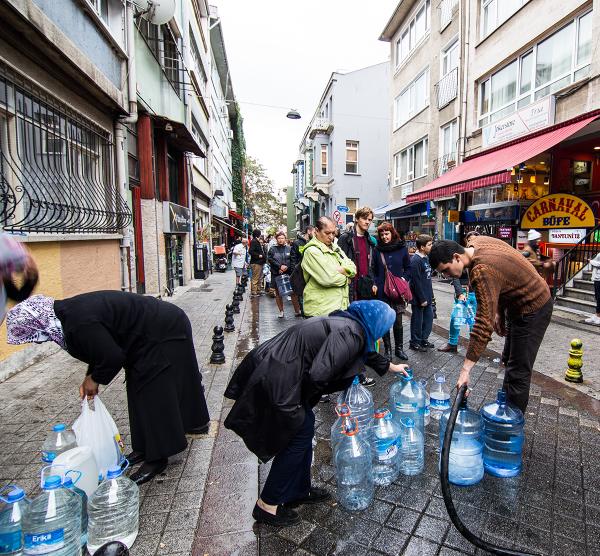 Kadıköy Belediyesi'ne Caferağa'da kesik su konusunda hassasiyeti dolayısı ile teşekkür ederiz. <a href="/kadikoybelediye/">Kadıköy Belediyesi</a>