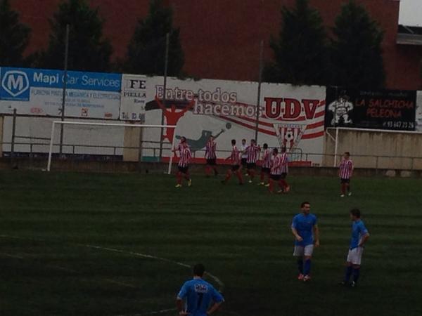 SalvaCJ's tweet photo. Gollllll gollllll gollll de @UD_Viladecans el segundo. Min 69 y se adelantan nuevamente los de @DavidCampillo23 2-1 http://t.co/3AXgFIZ2II