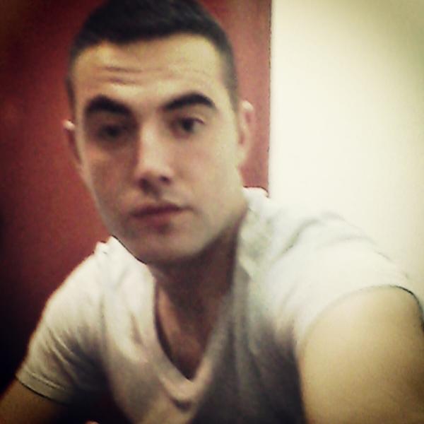 Sergio_RH9's tweet photo. Buen finde con @alex_aroz y @adrianarenaz  antes de marchar para Santoña http://t.co/73YtucC5RT