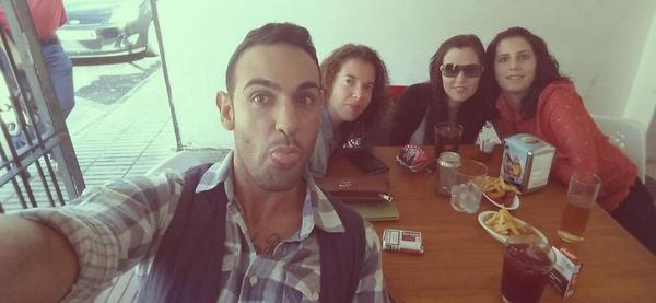 ClaraMonteroGal's tweet photo. De cañeo aprobechando el domingo con los mejores @jenitrenado @jsanchezpb8 @jennifermorenoe http://t.co/jWC5Dcd8fg