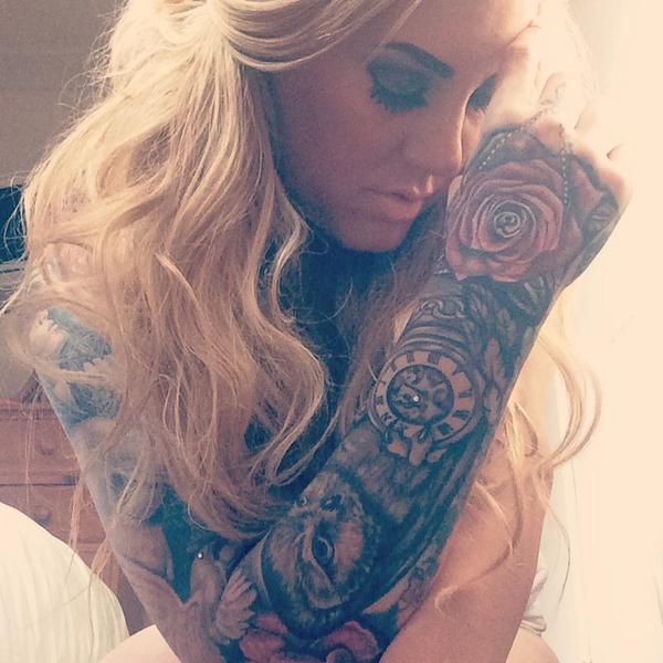 emmajohno's tweet photo. @InkBeards  @Inkgeneration @InkBeards @tattooedstunner @TattooSociety13 #getyourtatsout #Inkedgirls #InkedFemales :) http://t.co/mmiaJgNdlT