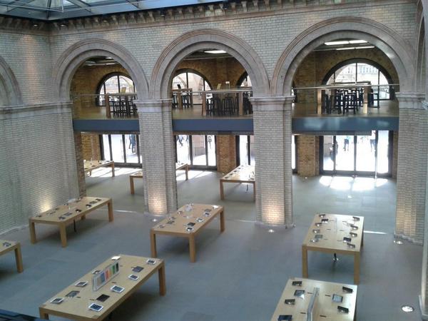 s_lehner's tweet image. All by myself at @AppleUKStore in Covent Garden. #mactraining #onetoone #fcp #keynote