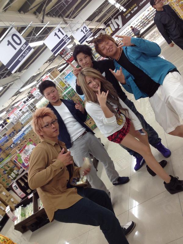 しみねむ tweet media