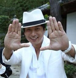 arashi_kazubo's tweet photo. 何かに似てると思ったら

＿人人 人人人人人＿
＞まさかの風祭警部＜
￣Y^Y^Y^Y^Y^Y￣ http://t.co/7h8W0NlRyp