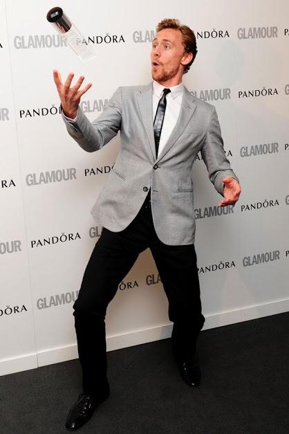 LVictoriaArts's tweet photo. In today's #HCSe14, I will feature one of Tom's very best looks. #50ShadesOfHiddles #LeatherTie #ItsAMatterOfStyle http://t.co/dauhMsK7IF