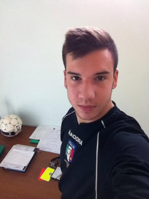 MarcoMognato's tweet photo. Buon campionato ☀️⚽️ #killthereferee http://t.co/2OctNMRiDk