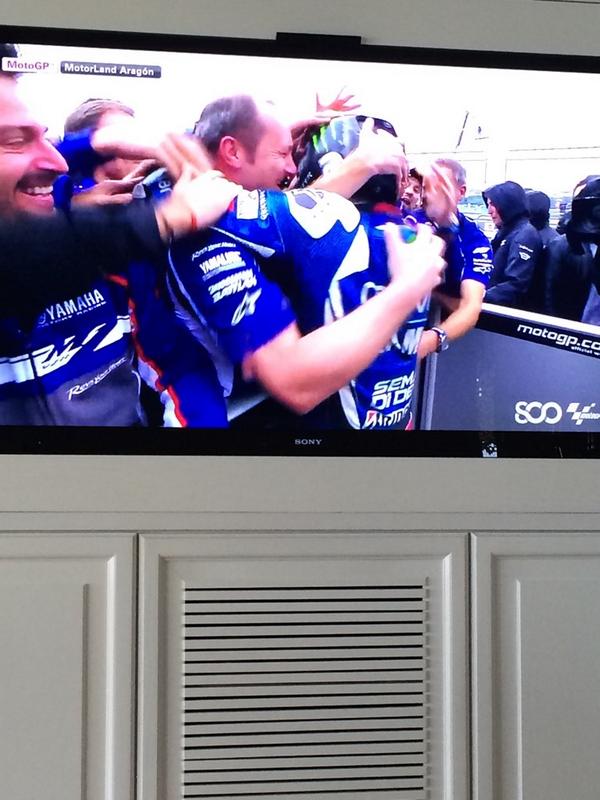 maxbiaggi's tweet photo. And the winner is @lorenzo99 !!!!
E vince Jorge9⃣9⃣ ad @AragonMotorLand ‼️👍 / Dan pemenangnya adalah @ lorenzo99 !!!! http://t.co/0Xq0DKqyEL