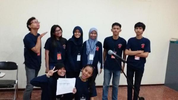 nisaekaaa's tweet photo. Team #SpeechESC2014 @baw_dika @IhromRiswanto @ajengwidhayaksa @dnrizchi @shsbil @n_amaliautami @indradwg http://t.co/FZ3fcWbpMS