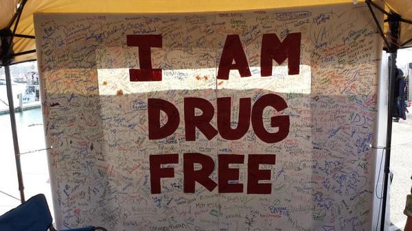 CampPendletonYM's tweet photo. Gathering pledges at Harbor Days in Oceanside. http://t.co/gXV7P4JEy9