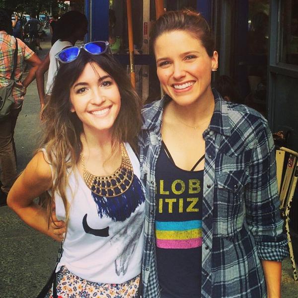 SophiaBush's tweet photo. #ILoveNY #reunion RT @katevoegele: Such a fun surprise running into this beauty in NoLita today! @sophiabush ❤️ you! http://t.co/BlXCZ53AcI