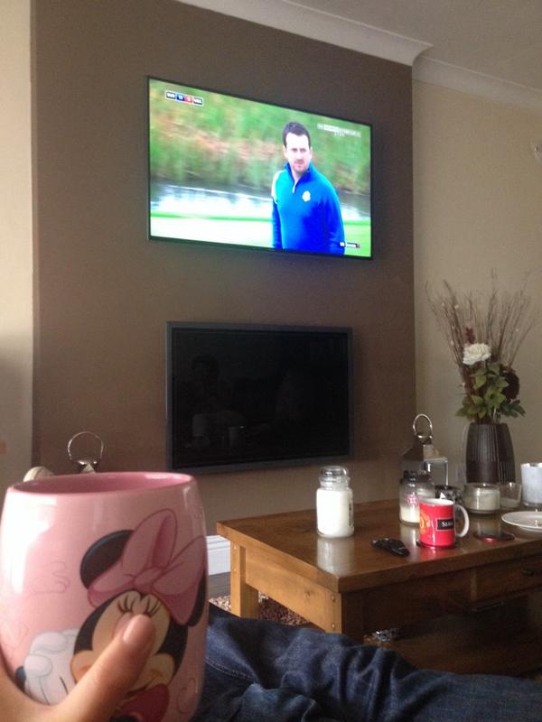 EmerTansey91's tweet photo. Love Sundays #RyderCup #LazySunday http://t.co/5JzdJNWKvV