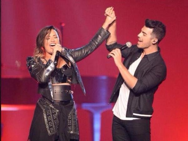 glowjbrs's tweet image. LACROU 2014 DE UMA MANEIRA