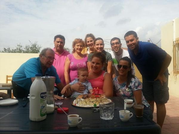PILY_84's tweet photo. Feliz cumpleaños @carmen00023 🎁 🎂 @davidpc1985 @jomasore18 @evaespigares @MOISES_CC84  tu regalo viene en unos dias http://t.co/DBoqL7lL8C