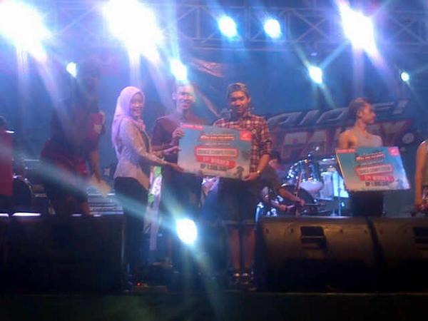 Alhamdulillah 1st winner at Pasar Segar Pamulang "Vario Dance Competition" @HondaJakarta #WELOVEHOLIDAY