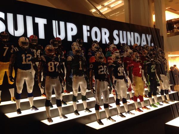 SterlingVia's tweet photo. Suite Up For Sunday @Nike http://t.co/T4FEHC7QZg