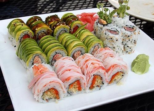 RachelRoyStad's tweet photo. “@EatCIean: Sushi 😍😍 http://t.co/dG6oHm1Tbm” @lindseyydawn