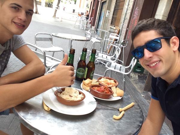 borjajt18's tweet photo. Buen finde por Murcia con @Samu_Espinosa9 http://t.co/J6aRukwCGy
