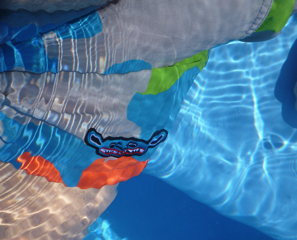LIMOLAND's tweet photo. Why bother swim without your #Limoland? Look good above and below sea level. http://t.co/EXI1NLIUhy