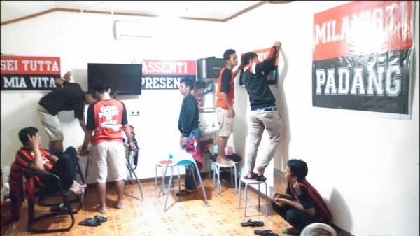 <a href="/acmilan/">AC Milan</a> <a href="/Milanello/">AC Milan News</a> <a href="/MilanistiOrId/">Milanisti Indonesia</a> beres2 basecamp MIsP [015] stlh nobar #CesenaMilan, Cc <a href="/MIsezPadang/">Milanisti Padang</a> #weareacmilan