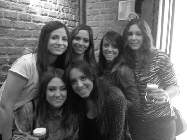 sarablazquez4's tweet photo. En la latiina!! X fin todas juntas😁😁@isabellasspaper @moni2v @Blazquezannaa @martatb20 @Noelia_gn http://t.co/aQVTQTROds