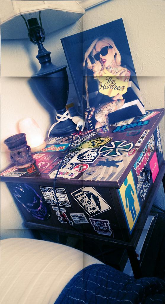 Skap_c's tweet photo. My dope night stand, #thehundreds #stickercraze http://t.co/tbv9r6P5ov