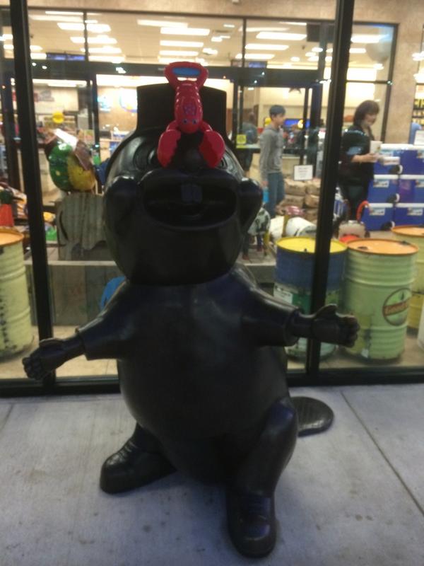 IAmLobsterLenny's tweet photo. Buc-ees rest stop. Awsome! http://t.co/5LvRkDbcX2