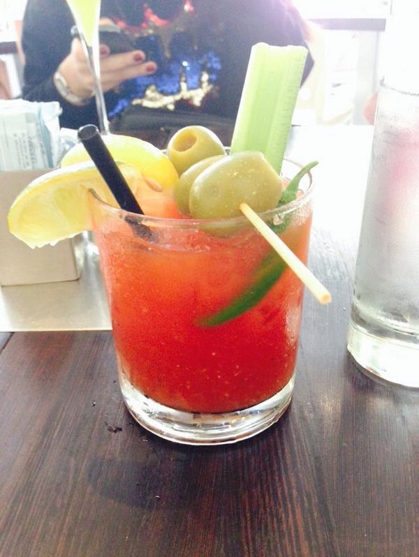 JosieKirsch's tweet photo. Sunday funday boozy brunch con mi primita @rebslopez95 http://t.co/FuB30OlHcG