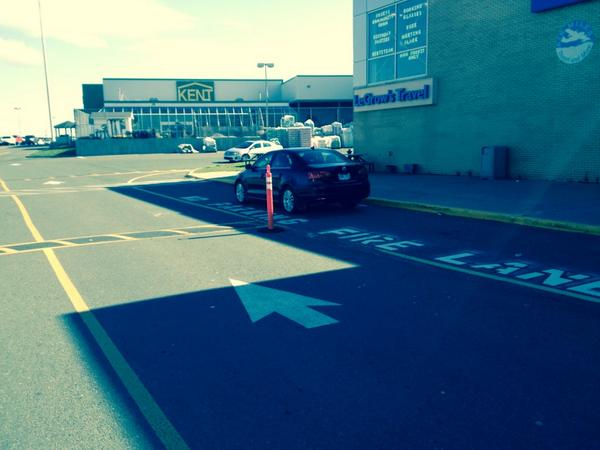 SupplementKingN's tweet photo. @NLParkingWars apparently this person can't read and thinks these pylons were put there for her to park http://t.co/MF9jWX1rtb