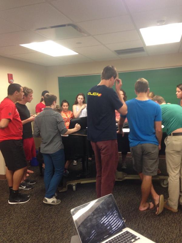 HalftimeND's tweet photo. Sunday rehearsal means time to get prepped for next week's gameday performances! #Halftimeallthetime http://t.co/018uOvXXsd