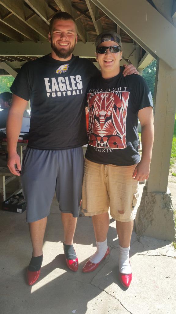 #EESSfootball players in heels ready to walk a mile for #VAWElgin. #whatleadersdo @buildhopeelgin <a href="/EESSTweets/">EESS Tweets</a>