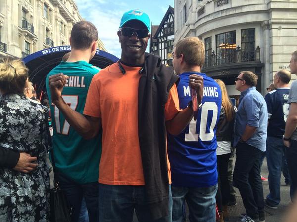 sammaddie29's tweet photo. This is where #SamCam29 all started. Thank you @MiamiDolphins @Giants. 2 of my favorite players. http://t.co/pFWl3FPqaP